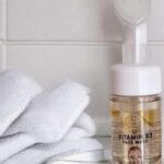 Vitamin B3 Face Wash with Cleansing Brush